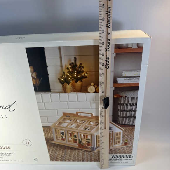 Hearth and hand by magnolia greenhouse dollhouse - Picture 6 of 7